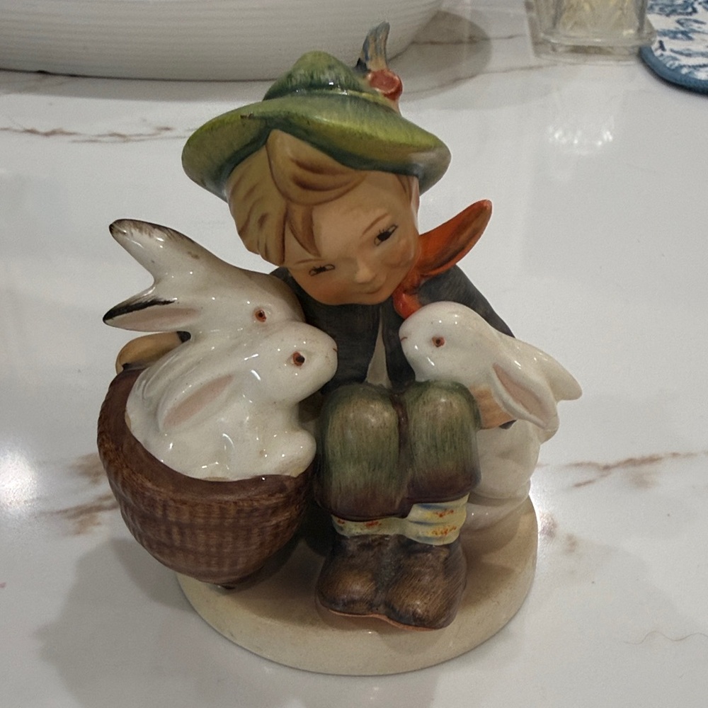 Goebel Hummel 1935 German Figurine